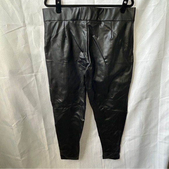NWOT M&S Faux Leather Cropped High-Waisted Leggings-UK converted to US Size - Picture 3 of 6